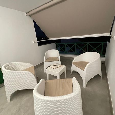 Izaro Apartamento Atico De Lujo Cerca De Playa Dorada Playa Blanca  Exterior foto